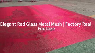 Werkseitig aufgenommenes Video eines eleganten roten Glas-Metallgeflechts
