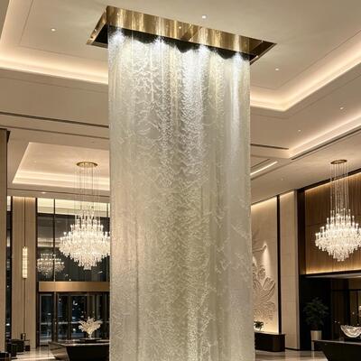 1 mm Dicke Edelstahl-Wasservorhang Modernes Design Stil Niedriger Klang Entworfen, um Wasserfluss und visuelle Wirkung zu bieten
